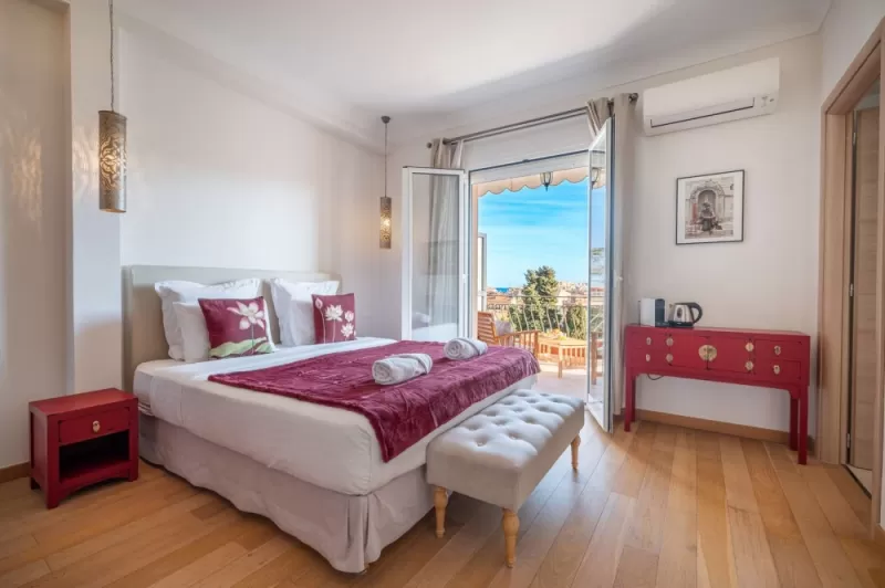 La Chambre de Rosy, Menton, La Fabrique à Poupées