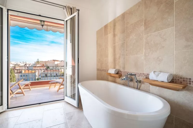 La Chambre de Rosy, Menton, La Fabrique à Poupées
