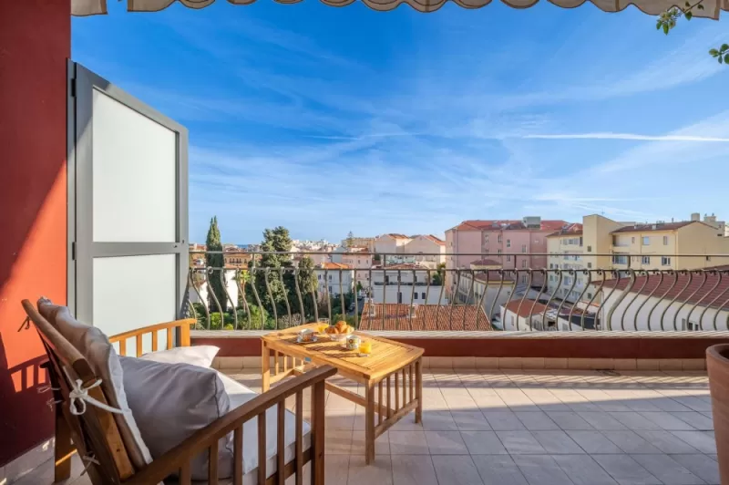 La Chambre de Rosy, Menton, La Fabrique à Poupées