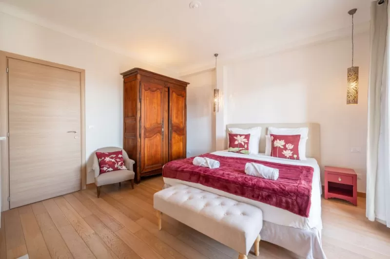 La Chambre de Rosy, Menton, La Fabrique à Poupées