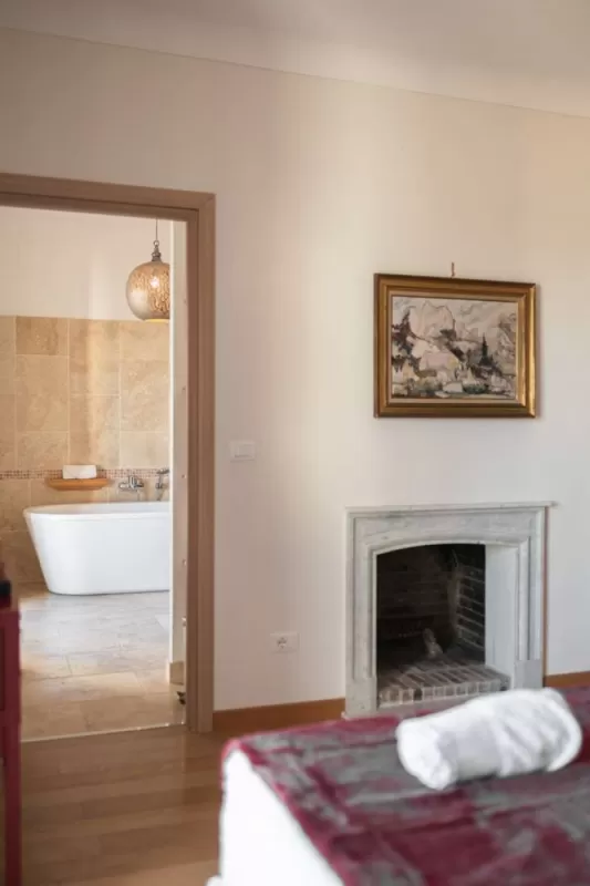 La Chambre de Rosy, Menton, La Fabrique à Poupées