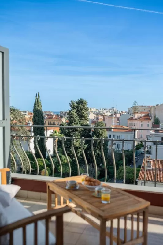La Chambre de Rosy, Menton, La Fabrique à Poupées