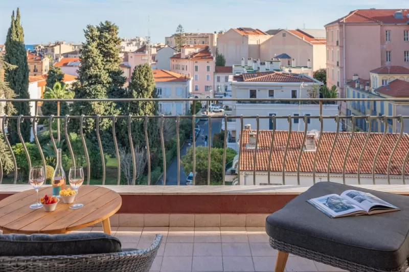 L'Hirondelle, Menton, La Fabrique à Poupées