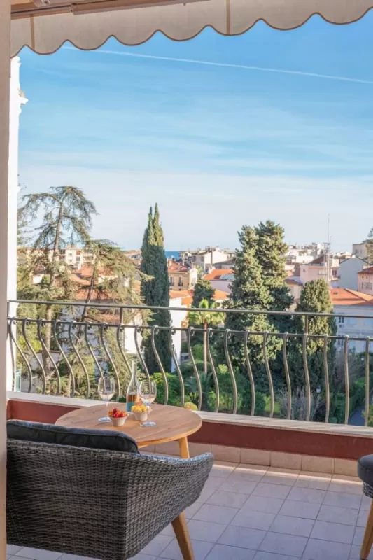 L'Hirondelle, Menton, La Fabrique à Poupées