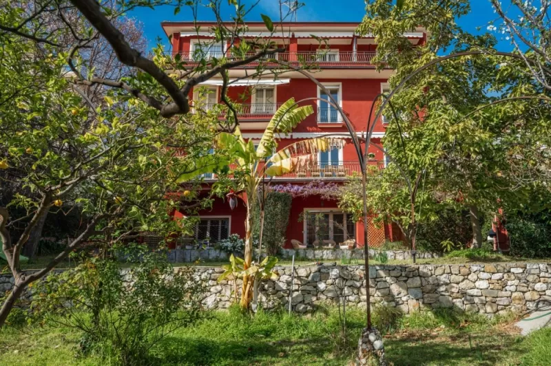 Chambre d'hôte, Menton, La Fabrique à Poupées