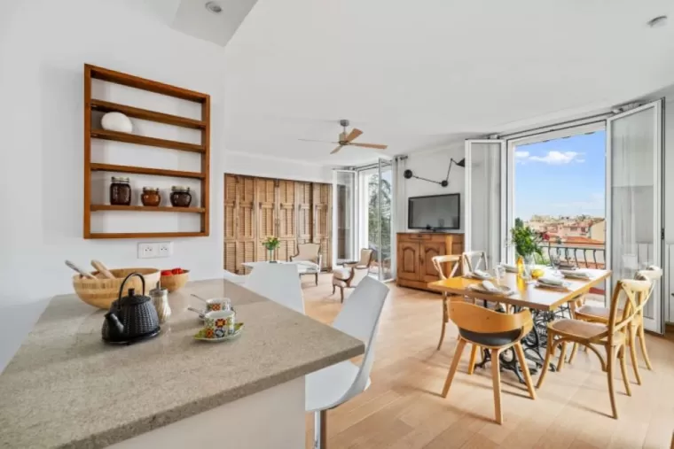 L'Atelier de France Appartement, Menton, La Fabrique à Poupées