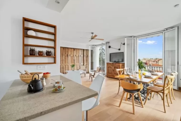 Location de chambres d'hôtes vers Monaco, Menton, La Fabrique à Poupées